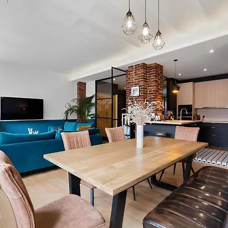 Loft Spacieux De 150m2 Au Centre De *
