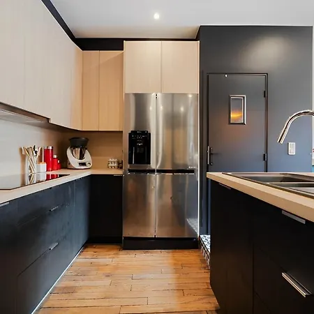 Daire Loft Spacieux De 150m2 Au Centre De *